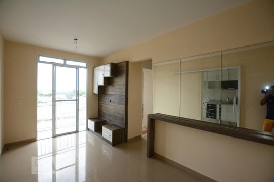 
Sala
 de apartamento à venda com 2 quartos, 65m² em Parada de Lucas, Rio de Janeiro