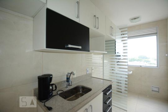 Cozinha de apartamento à venda com 2 quartos, 65m² em Parada de Lucas, Rio de Janeiro