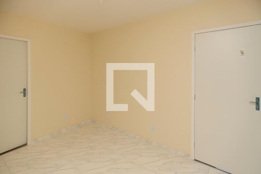 Sala de casa para alugar com 1 quarto, 25m² em Quintino Bocaiúva, Rio de Janeiro