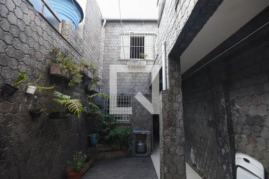 Quintal de casa à venda com 3 quartos, 125m² em Vila Analia, São Paulo