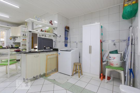 Cozinha e Área de Serviço de casa para alugar com 4 quartos, 430m² em Sarandi, Porto Alegre