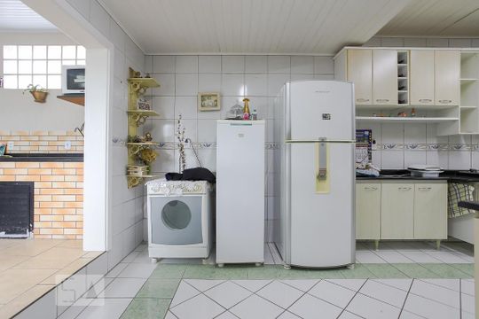 Cozinha e Área de Serviço de casa para alugar com 4 quartos, 430m² em Sarandi, Porto Alegre