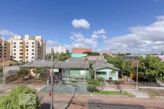 Vista da Sala de Estar de casa para alugar com 4 quartos, 430m² em Sarandi, Porto Alegre