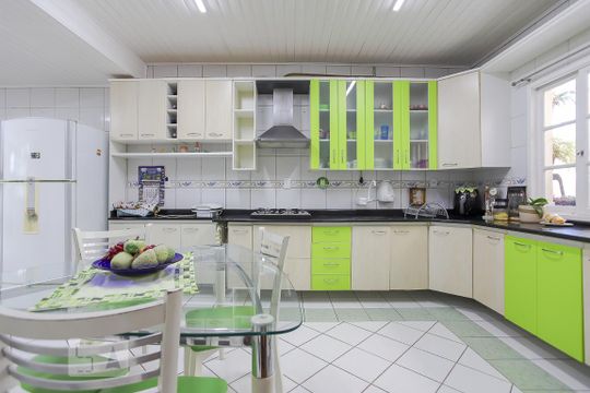 Cozinha de casa para alugar com 4 quartos, 430m² em Sarandi, Porto Alegre