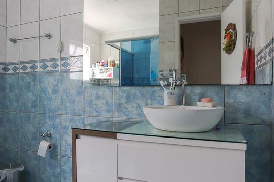 Banheiro 1 de casa para alugar com 4 quartos, 430m² em Sarandi, Porto Alegre