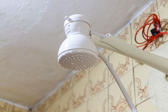 Chuveiro de casa à venda com 1 quarto, 50m² em Santo Antônio, Osasco