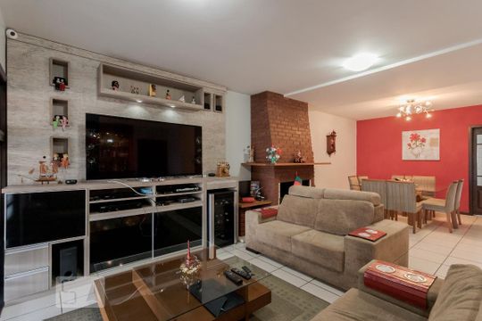 Sala de casa para alugar com 3 quartos, 280m² em São João, Porto Alegre