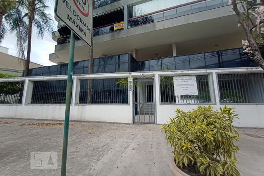 Fachada do Prédio de apartamento para alugar com 4 quartos, 180m² em Pechincha, Rio de Janeiro