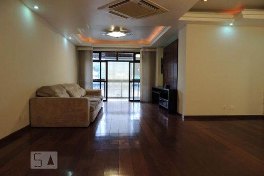 Sala de apartamento para alugar com 4 quartos, 180m² em Pechincha, Rio de Janeiro
