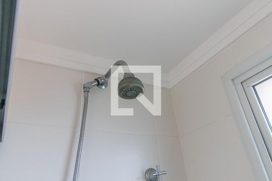 Banheiro da Suíte de apartamento à venda com 3 quartos, 80m² em Teresópolis, Porto Alegre