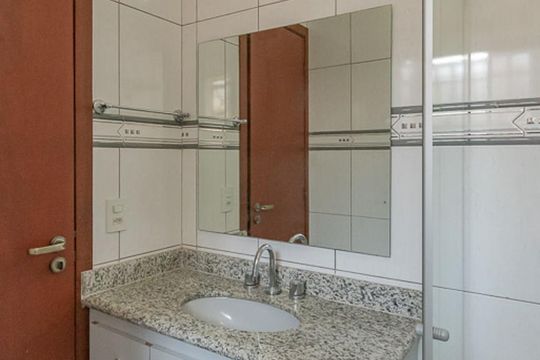 Banheiro da Suíte de casa à venda com 3 quartos, 200m² em Vila Marieta, Campinas