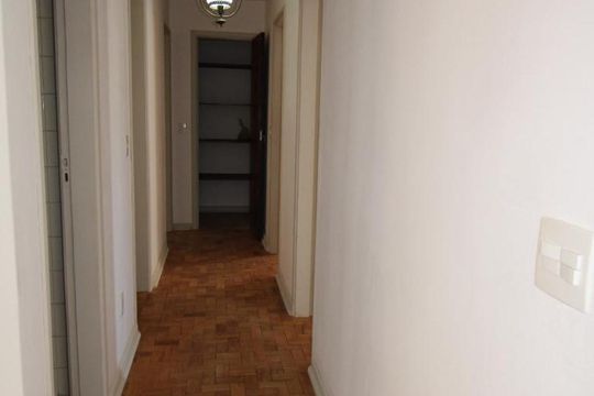 Corredor de apartamento à venda com 3 quartos, 143m² em Centro, Campinas