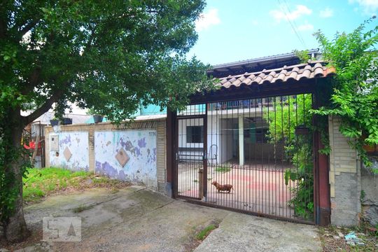 Fachada de casa à venda com 2 quartos, 90m² em Harmonia, Canoas