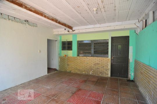 Garagem de casa à venda com 2 quartos, 90m² em Harmonia, Canoas