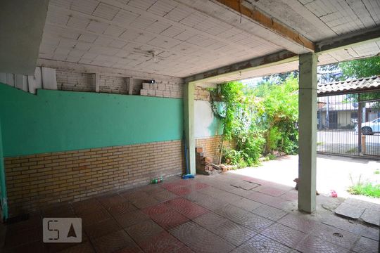 Garagem de casa à venda com 2 quartos, 90m² em Harmonia, Canoas