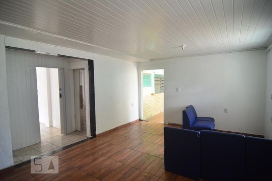 Sala e cozinha de casa à venda com 2 quartos, 90m² em Harmonia, Canoas