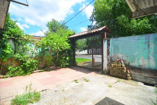 Pátio de casa à venda com 2 quartos, 90m² em Harmonia, Canoas