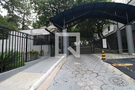 Fachada de apartamento para alugar com 3 quartos, 77m² em Jardim Luanda, São Paulo