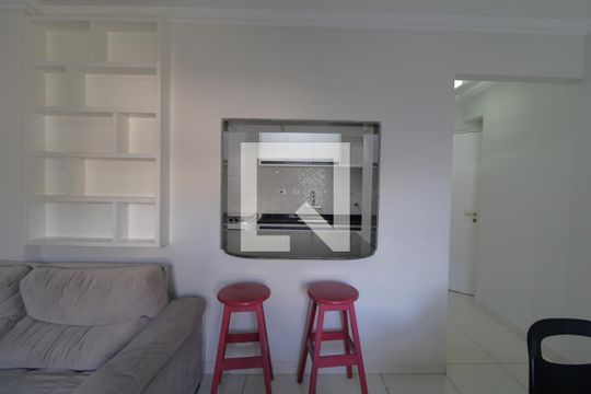 Cozinha de apartamento para alugar com 3 quartos, 77m² em Jardim Luanda, São Paulo