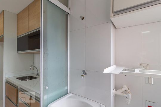 Área de Serviço de apartamento para alugar com 2 quartos, 72m² em Pestana, Osasco