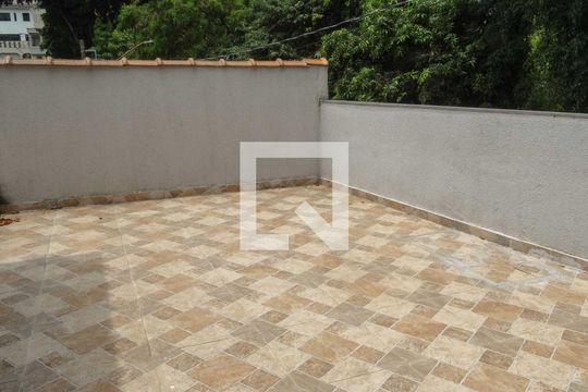 Varanda de casa à venda com 4 quartos, 300m² em Jardim das Flores, Osasco