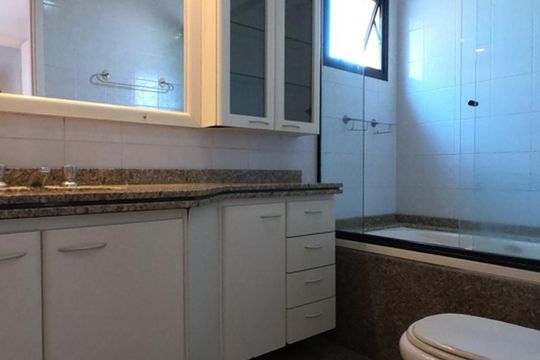 Banheiro da Suíte 3 de apartamento para alugar com 3 quartos, 115m² em Vila Suzana, São Paulo