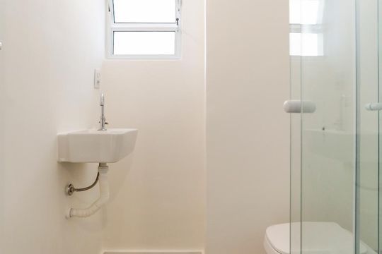 Banheiro de apartamento à venda com 2 quartos, 65m² em Centro Histórico de São Paulo, São Paulo