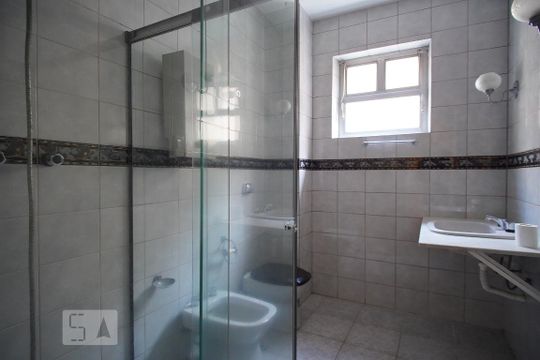 Banheiro de apartamento à venda com 3 quartos, 148m² em Rio Branco, Porto Alegre