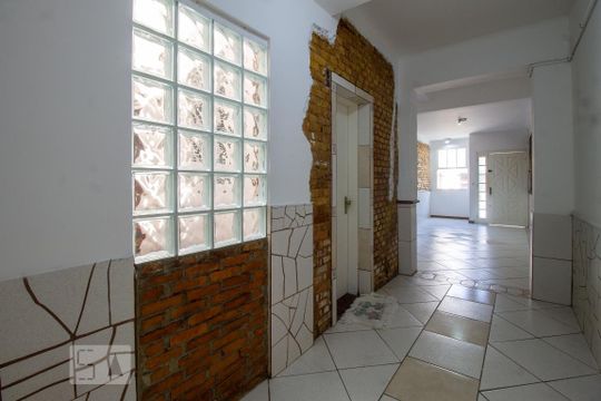 Sala de casa para alugar com 4 quartos, 227m² em Azenha, Porto Alegre