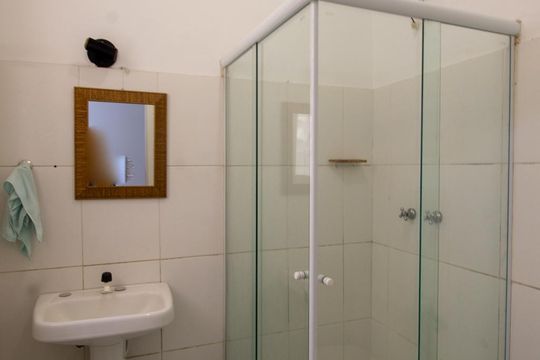 Banheiro 1 de casa à venda com 4 quartos, 227m² em Azenha, Porto Alegre
