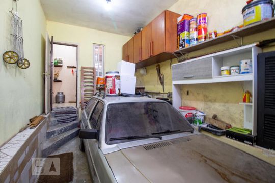 Garagem de casa à venda com 4 quartos, 227m² em Azenha, Porto Alegre