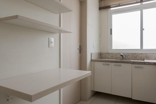 Cozinha de apartamento à venda com 3 quartos, 230m² em Floresta, Porto Alegre