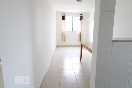 Corredor de apartamento à venda com 2 quartos, 42m² em Vila Trinta E Um de Março, Campinas