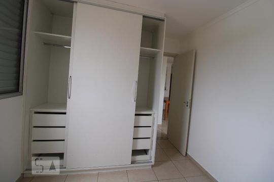 Quarto 1 de apartamento à venda com 2 quartos, 42m² em Vila Trinta E Um de Março, Campinas