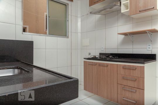 Cozinha de apartamento para alugar com 2 quartos, 65m² em Santa Mônica, Uberlândia