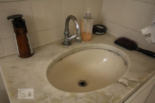Banheiro de apartamento à venda com 2 quartos, 55m² em Vila Cavaton, São Paulo