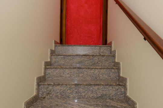Escada da Sala de casa de condomínio à venda com 2 quartos, 102m² em Jardim Cocaia, Guarulhos