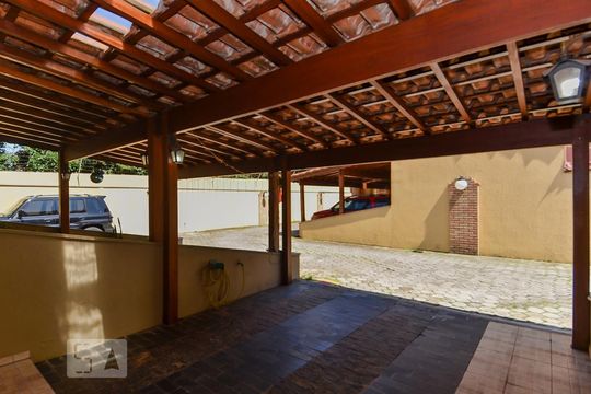 Garagem de casa de condomínio à venda com 2 quartos, 102m² em Jardim Cocaia, Guarulhos