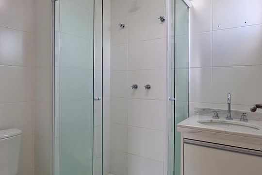 Banheiro da Suíte de apartamento à venda com 2 quartos, 60m² em Parque das Nações, Santo André