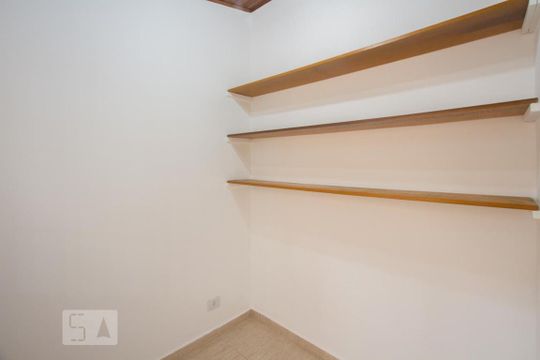 Quarto de Serviço de casa para alugar com 2 quartos, 116m² em Vila Cordeiro, São Paulo