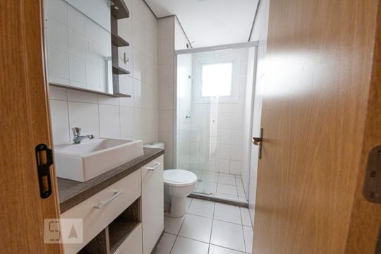 Banheiro de apartamento à venda com 2 quartos, 64m² em Vila Nova, Novo Hamburgo