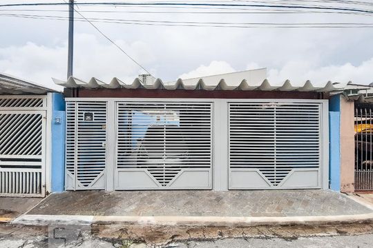 Fachada de casa à venda com 1 quarto, 60m² em Vila Pita, São Paulo