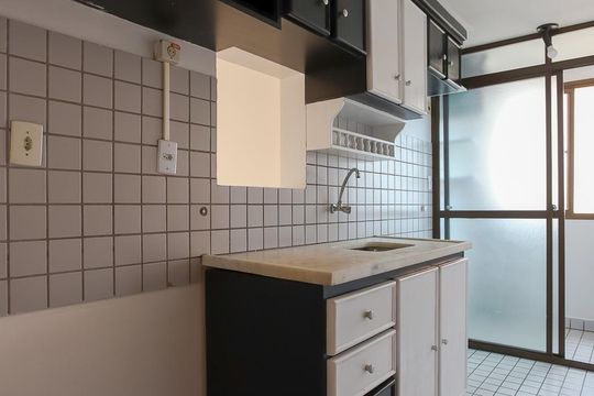 Cozinha de apartamento para alugar com 2 quartos, 60m² em Petrópolis, Porto Alegre