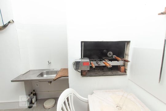 Garagem - churrasqueira de casa à venda com 3 quartos, 238m² em Jardim Itu, Porto Alegre