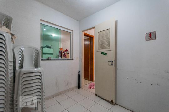 Quarto de Serviço de casa à venda com 2 quartos, 130m² em Vila Alzira, Santo André