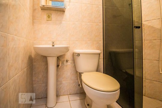 Banheiro de kitnet/studio para alugar com 1 quarto, 30m² em Jardim Santa Genebra Ii (barao Geraldo), Campinas