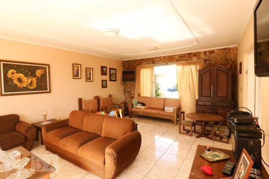Sala de Estar de casa à venda com 4 quartos, 254m² em Chácara das Pedras, Porto Alegre