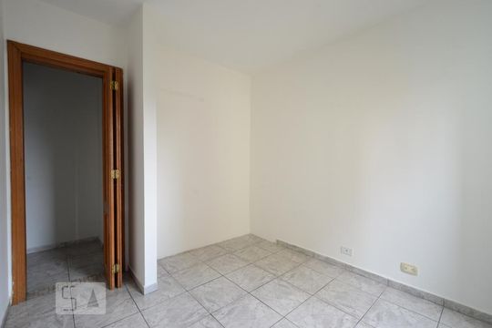 Quarto 2 de apartamento para alugar com 2 quartos, 58m² em Vila Guarani (zona Sul), São Paulo