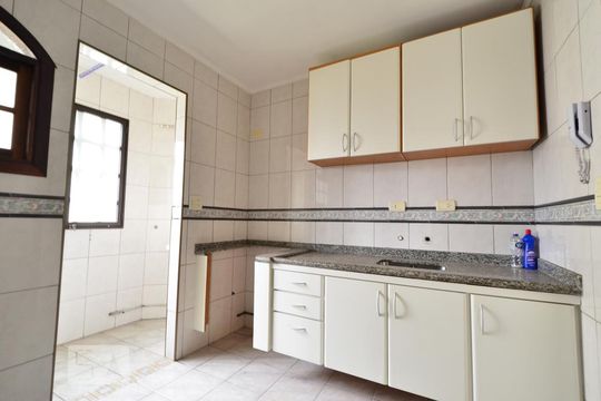 Cozinha de apartamento para alugar com 2 quartos, 58m² em Vila Guarani (zona Sul), São Paulo