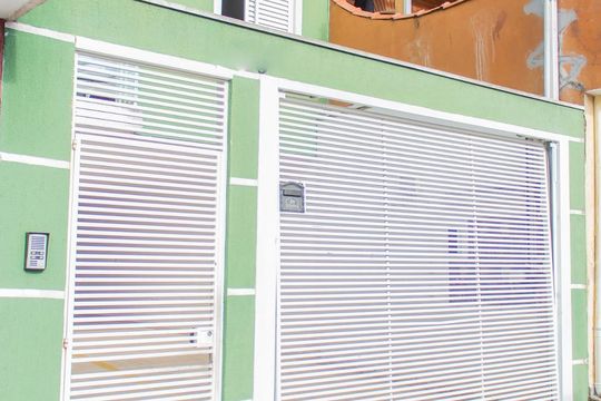 Fachada de kitnet/studio à venda com 2 quartos, 53m² em Parque Gerassi, Santo André